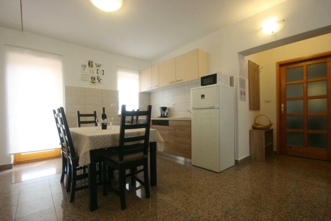 Apartment Luisa Porec Exterior photo